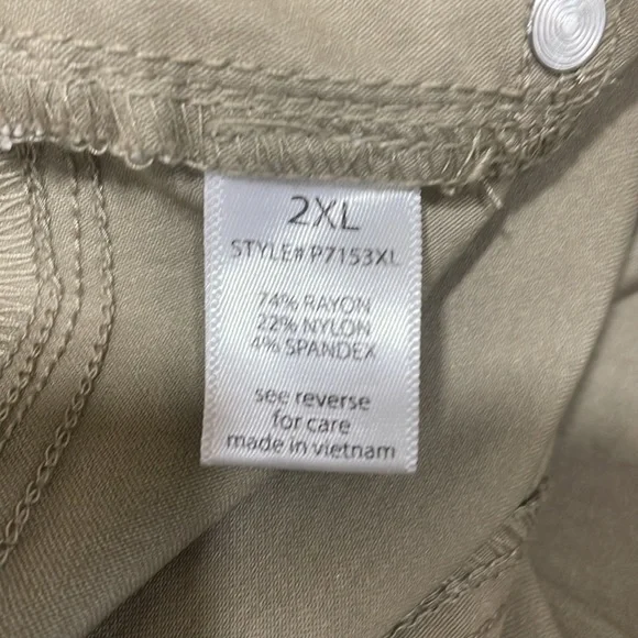 Tan trousers with 31” inseam, stretchy material, slight blemish at the hem - Picture 4 of 5